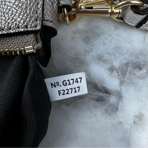 Coach Wristlet Pouch F22717 Leather Platinum Gold Metallic - Picture 4 of 6